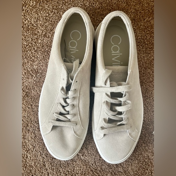 Calvin Klein Light Grey Suede Sneaker - Size 13 - Picture 4 of 6